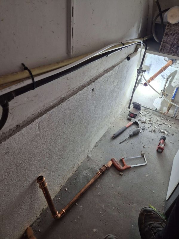 Deels vervangen gasleiding woning in Bussum